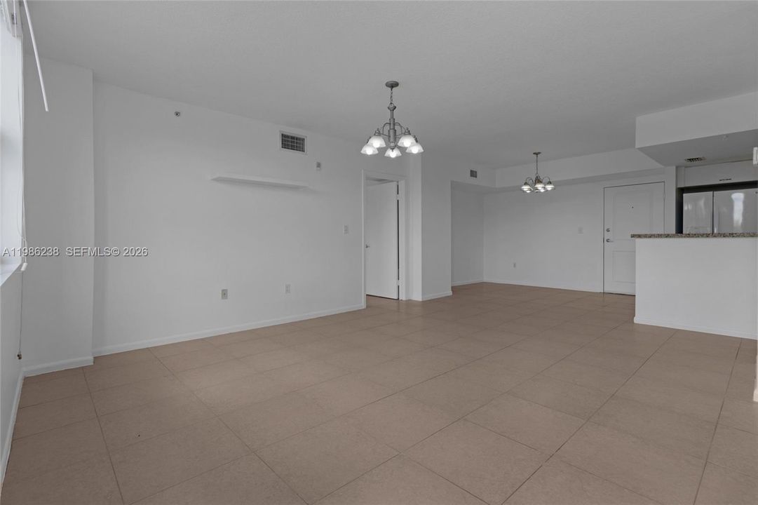 En Venta: $385,000 (2 camas, 2 baños, 1067 Pies cuadrados)