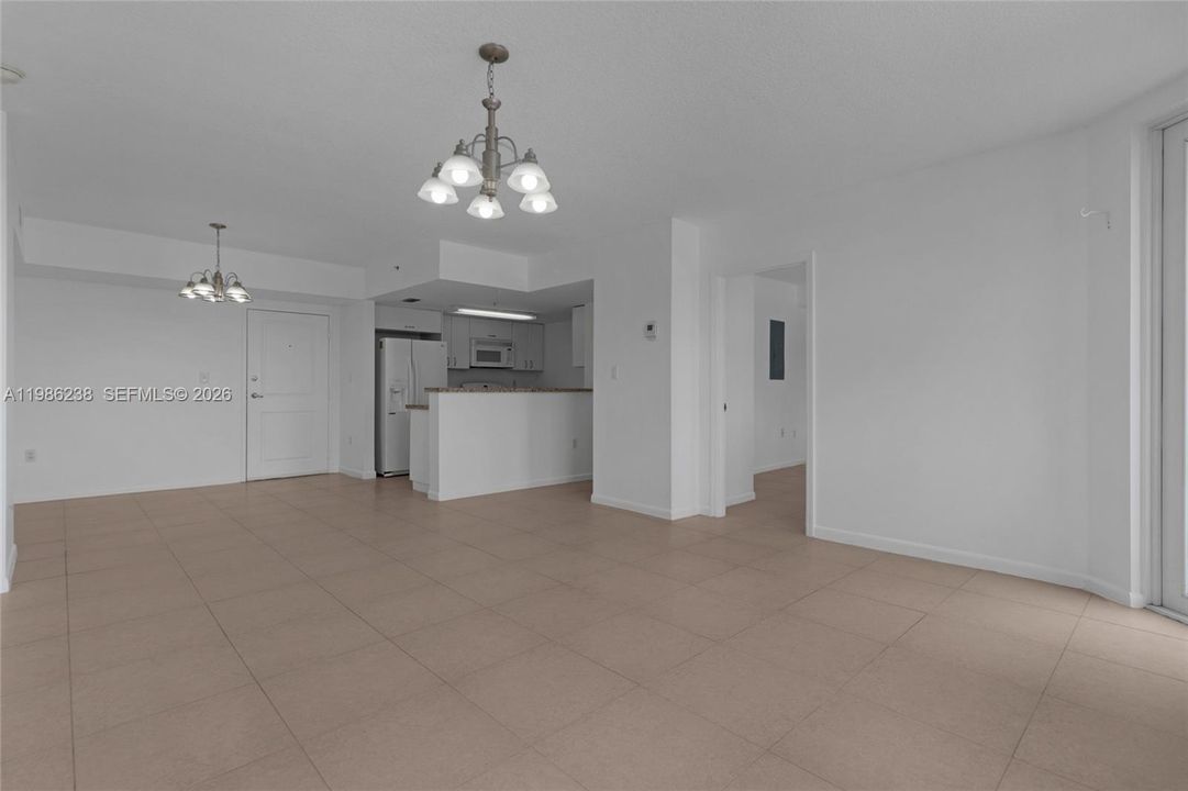 En Venta: $385,000 (2 camas, 2 baños, 1067 Pies cuadrados)