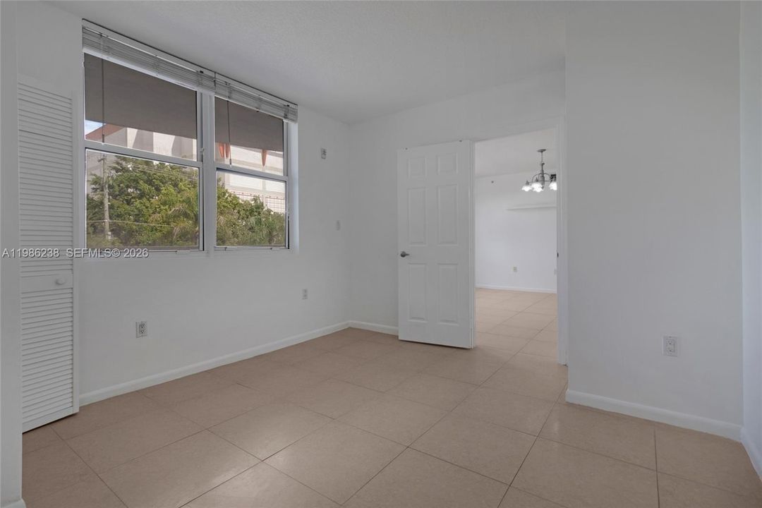 En Venta: $385,000 (2 camas, 2 baños, 1067 Pies cuadrados)