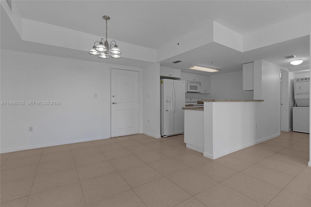En Venta: $385,000 (2 camas, 2 baños, 1067 Pies cuadrados)