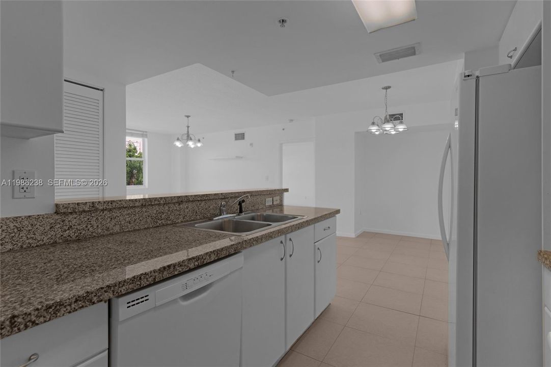 En Venta: $385,000 (2 camas, 2 baños, 1067 Pies cuadrados)