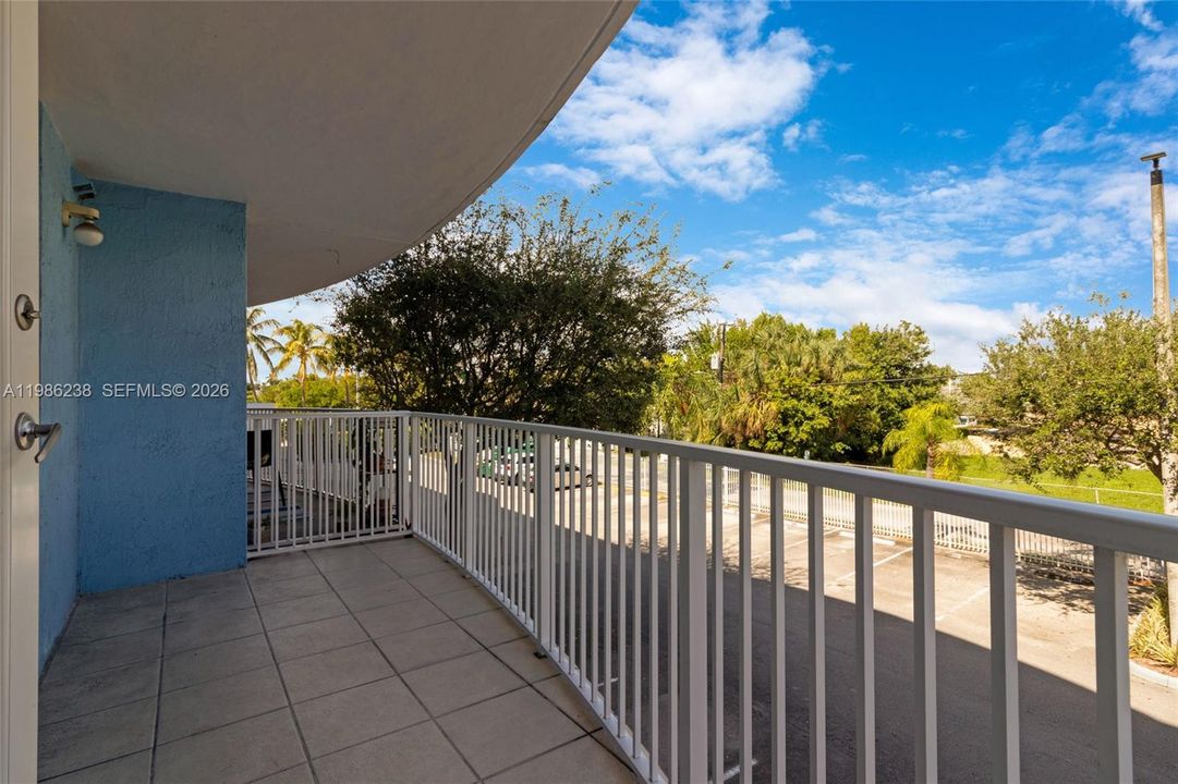 En Venta: $385,000 (2 camas, 2 baños, 1067 Pies cuadrados)