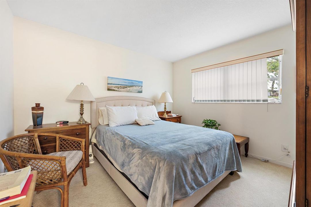 18081 SE Country Club Dr bldg 6 apt 51-4