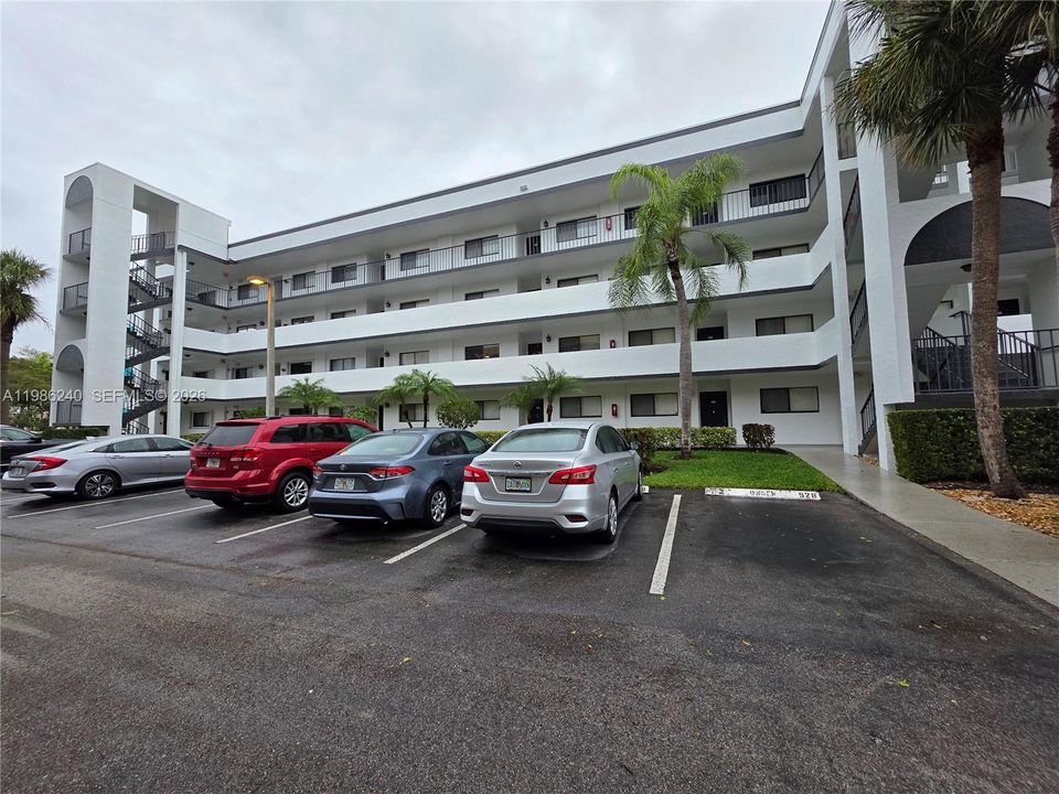 For Rent: $1,800 (2 beds, 2 baths, 1330 Square Feet)