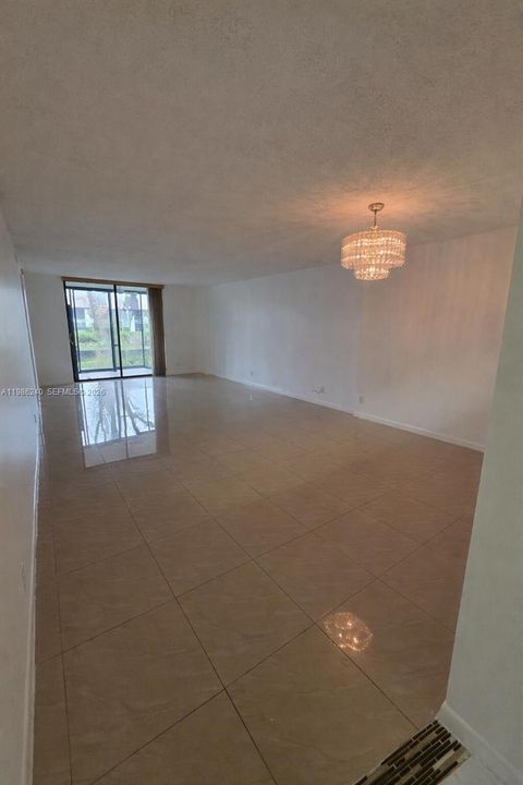 For Rent: $1,800 (2 beds, 2 baths, 1330 Square Feet)