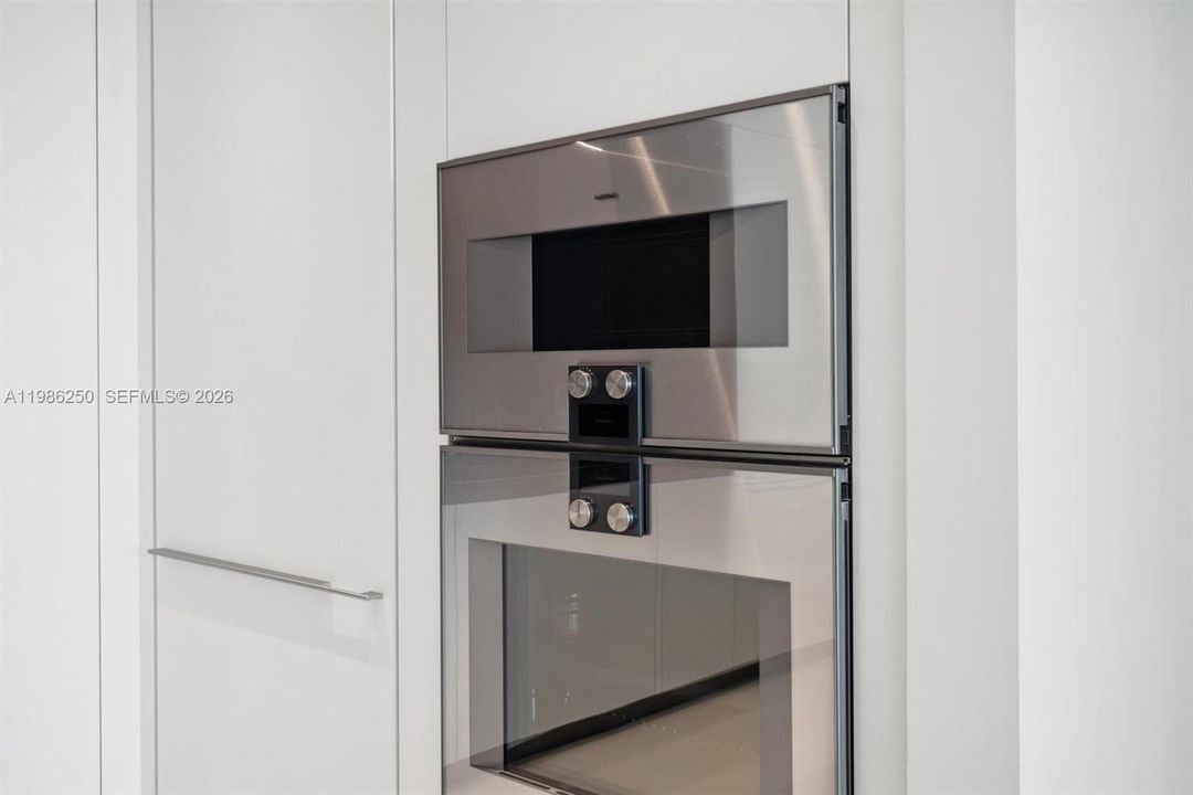 Activo con contrato: $13,950 (2 camas, 3 baños, 1819 Pies cuadrados)