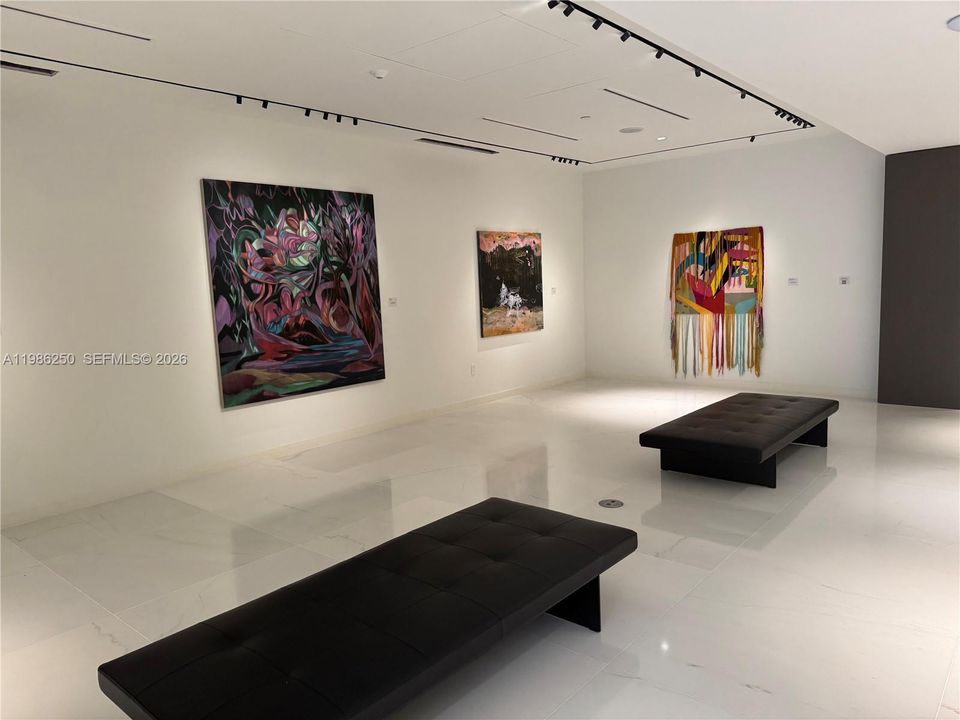Activo con contrato: $13,950 (2 camas, 3 baños, 1819 Pies cuadrados)