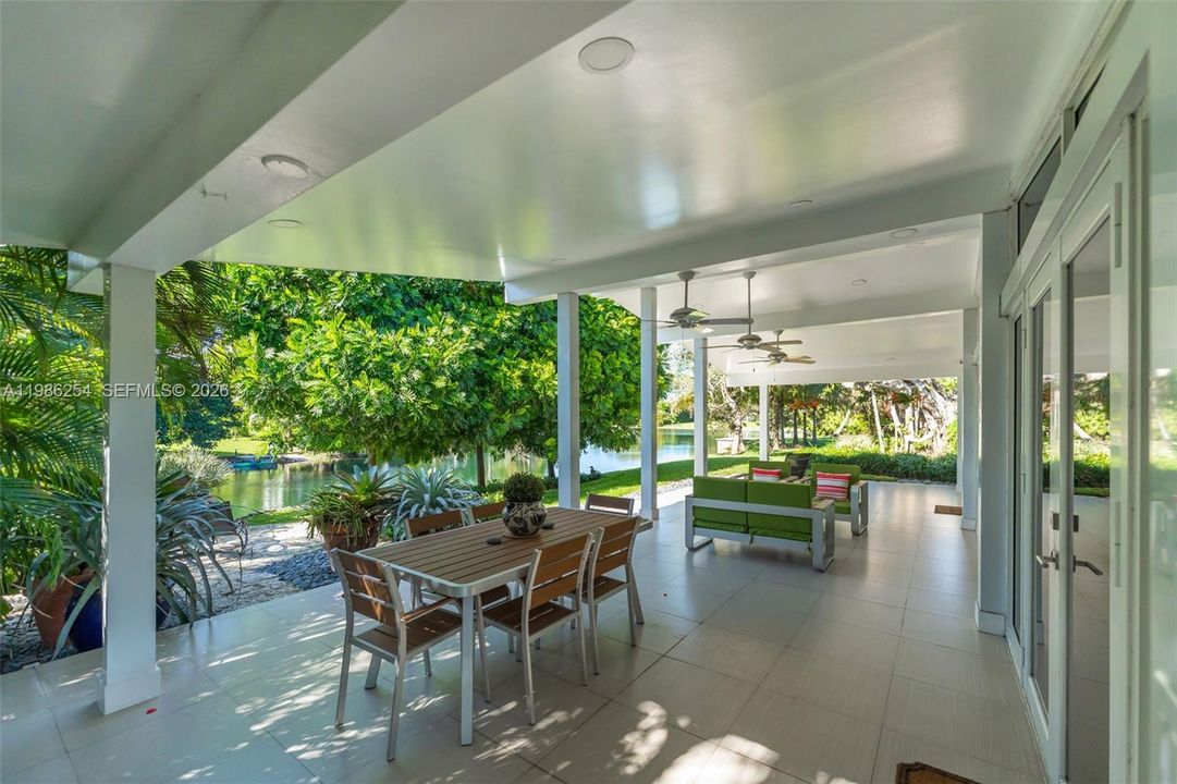 En Venta: $6,000,000 (1.54 acres)