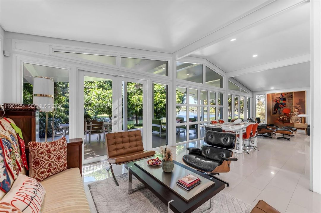 En Venta: $6,000,000 (1.54 acres)