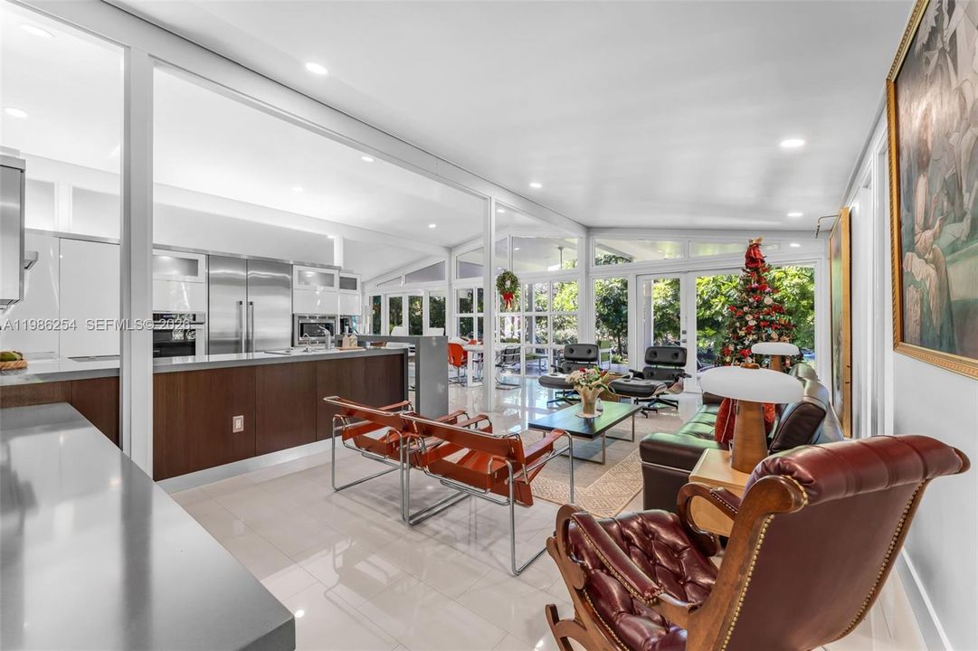 En Venta: $6,000,000 (1.54 acres)