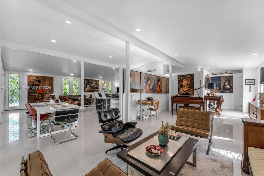 En Venta: $6,000,000 (1.54 acres)