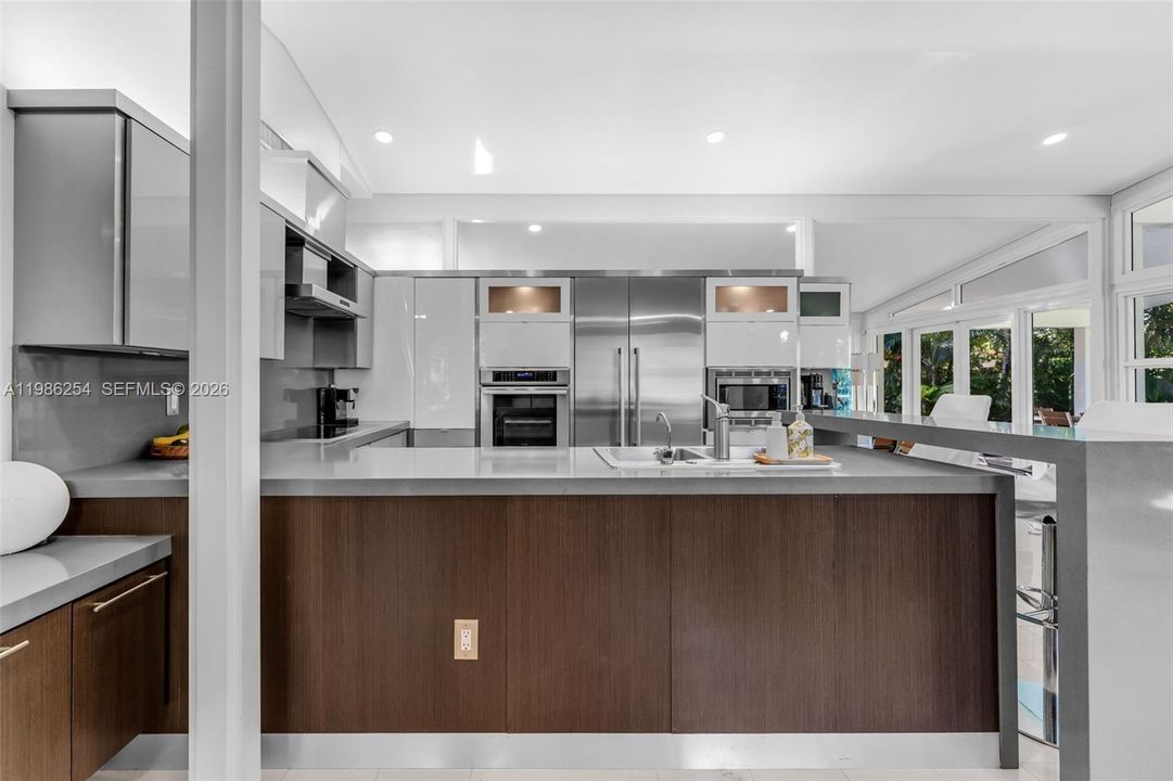 En Venta: $6,000,000 (1.54 acres)