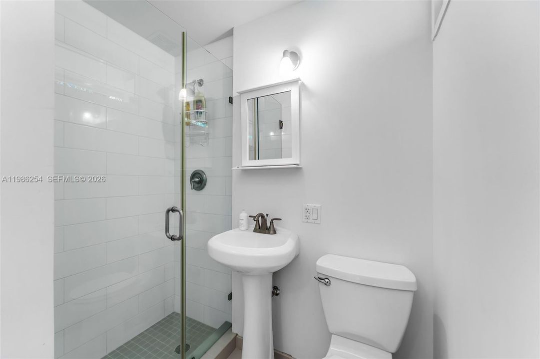 En Venta: $6,000,000 (1.54 acres)