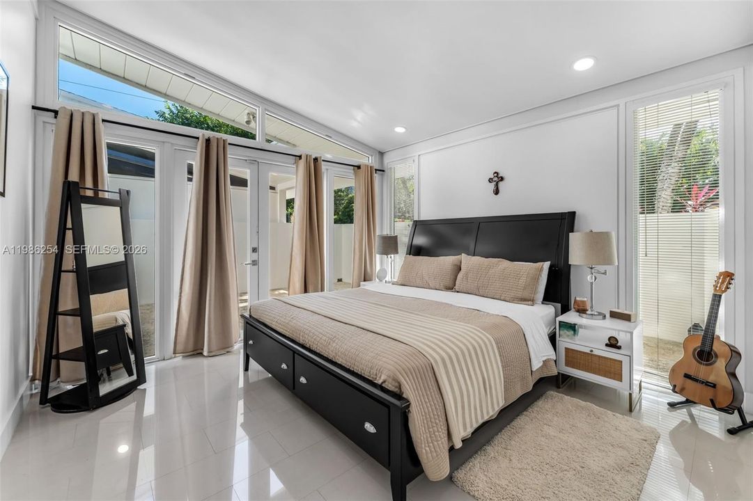 En Venta: $6,000,000 (1.54 acres)