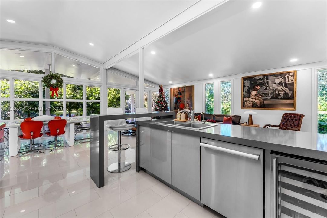 En Venta: $6,000,000 (1.54 acres)