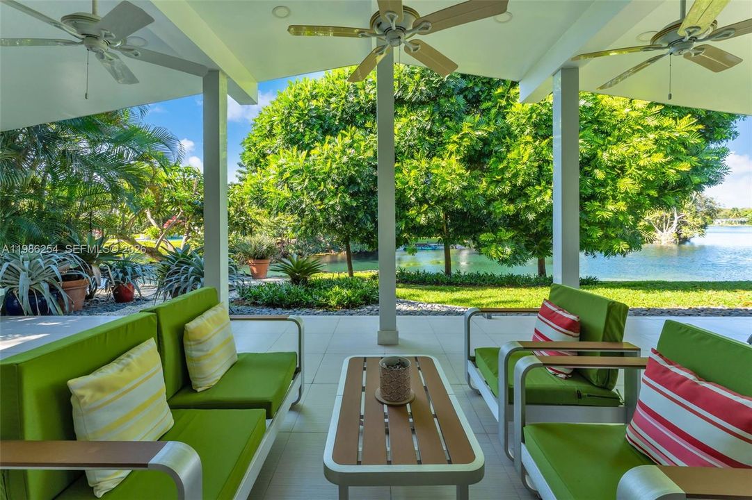 En Venta: $6,000,000 (1.54 acres)