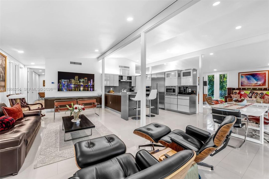 En Venta: $6,000,000 (1.54 acres)