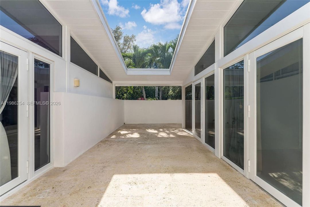 En Venta: $6,000,000 (1.54 acres)