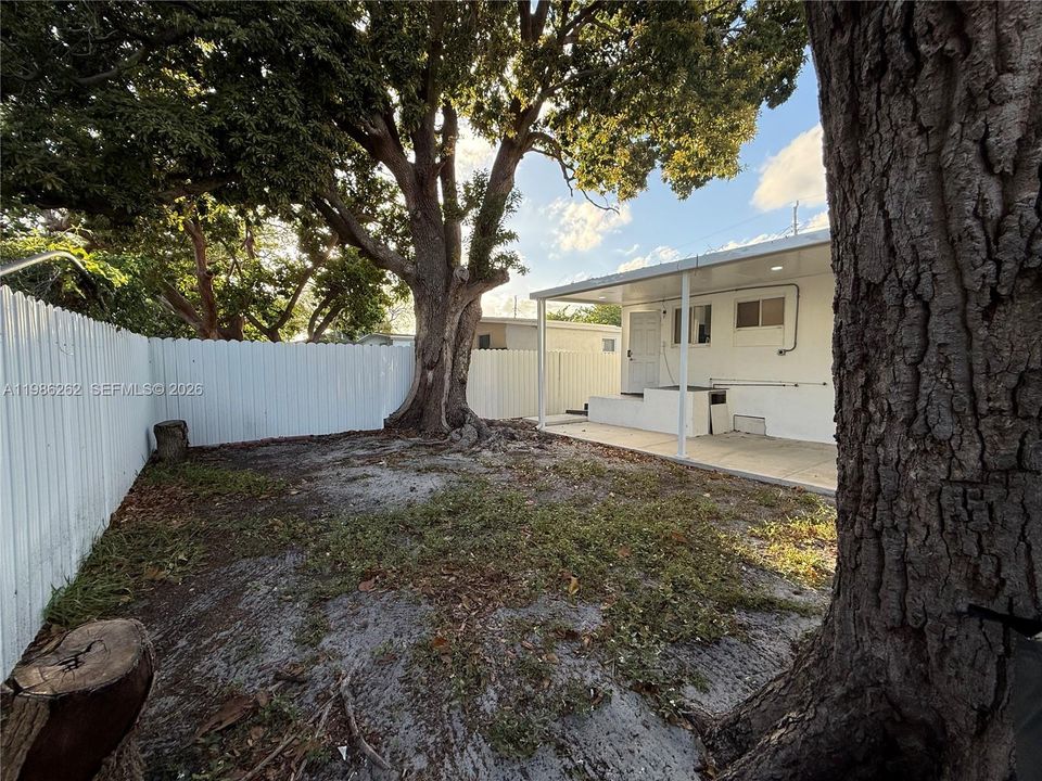 For Sale: $394,000 (3 beds, 1 baths, 800 Square Feet)