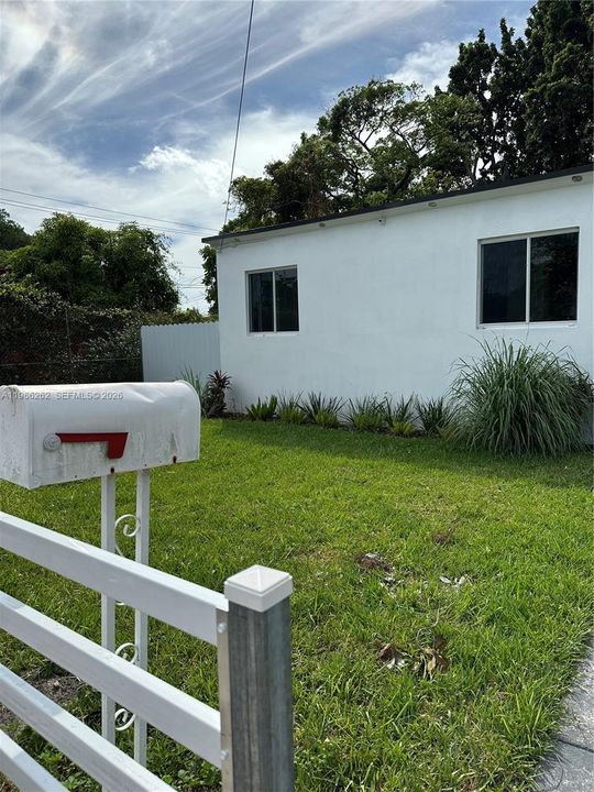 For Sale: $394,000 (3 beds, 1 baths, 800 Square Feet)