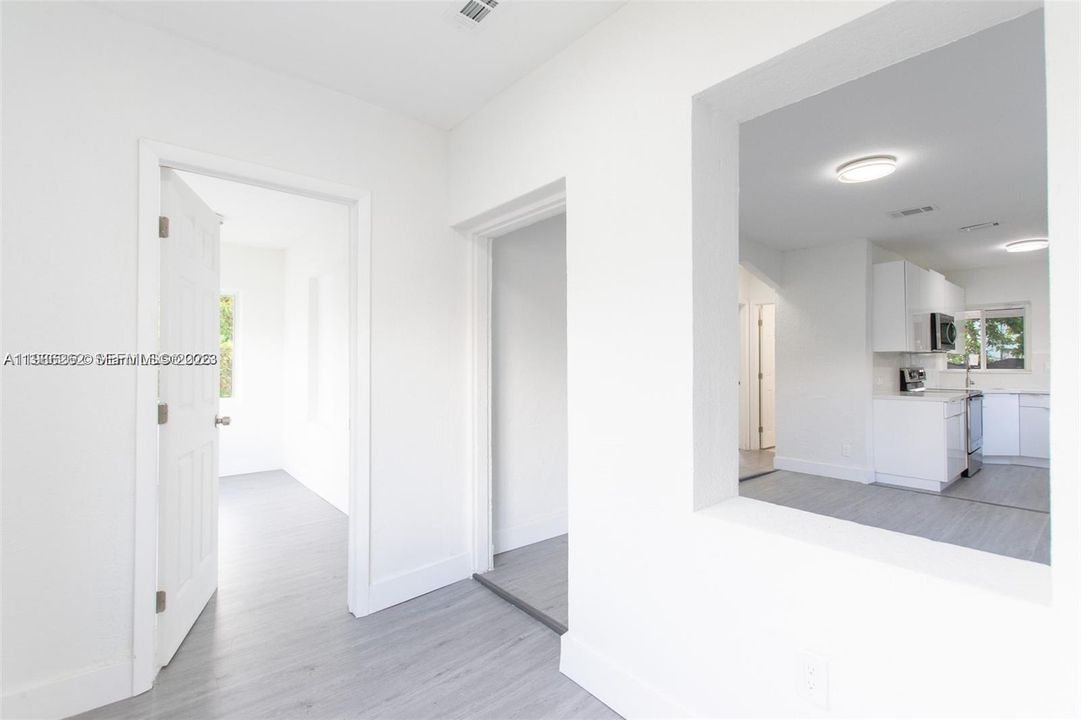 For Sale: $394,000 (3 beds, 1 baths, 800 Square Feet)
