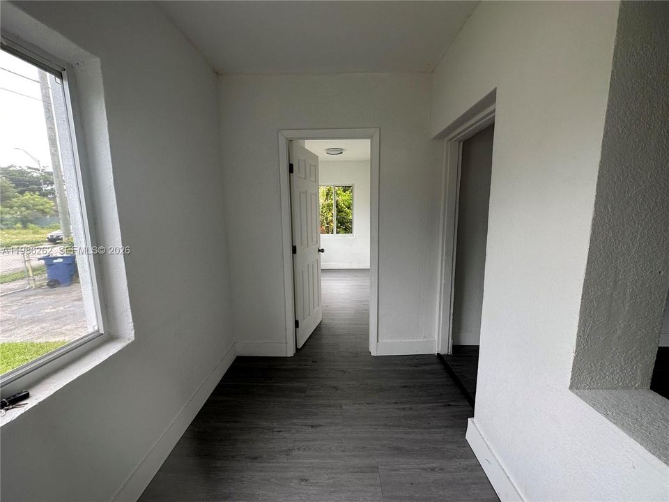 For Sale: $394,000 (3 beds, 1 baths, 800 Square Feet)