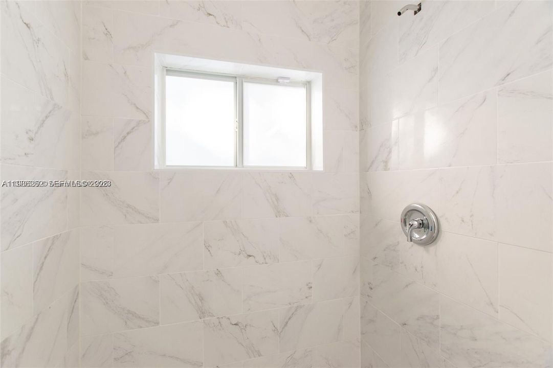 For Sale: $394,000 (3 beds, 1 baths, 800 Square Feet)