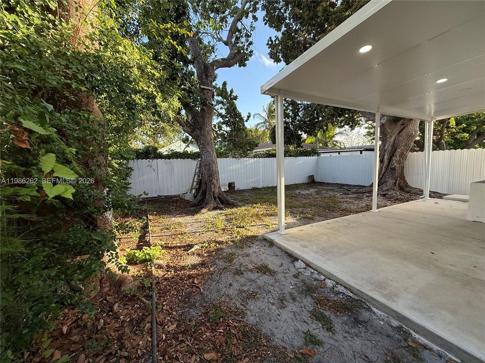 For Sale: $394,000 (3 beds, 1 baths, 800 Square Feet)