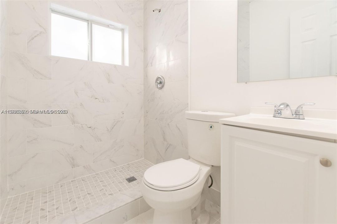 For Sale: $394,000 (3 beds, 1 baths, 800 Square Feet)