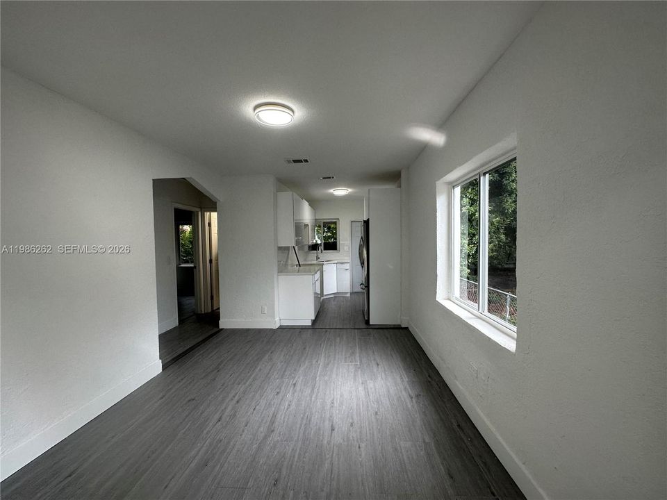 For Sale: $394,000 (3 beds, 1 baths, 800 Square Feet)
