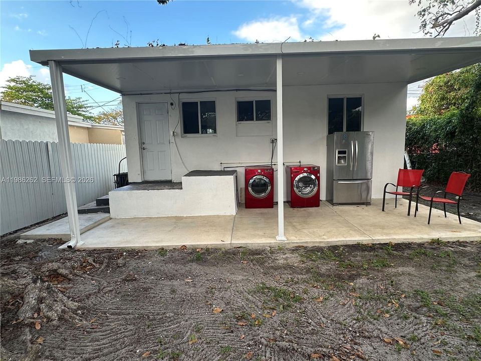 For Sale: $394,000 (3 beds, 1 baths, 800 Square Feet)