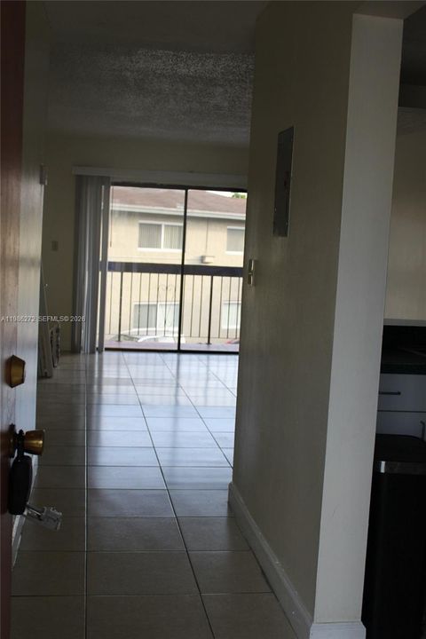 En Venta: $230,000 (2 camas, 1 baños, 760 Pies cuadrados)