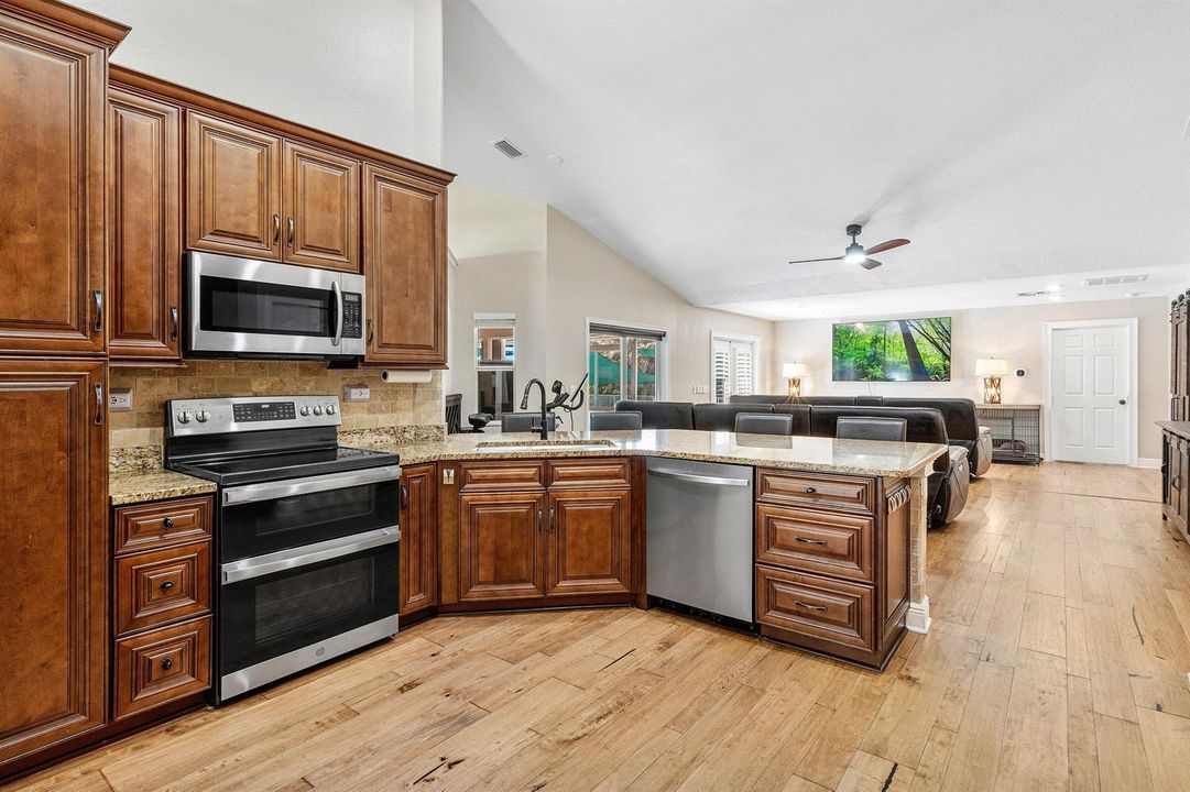 014-1543666thCourtNorth-TheAcreage-FL-33