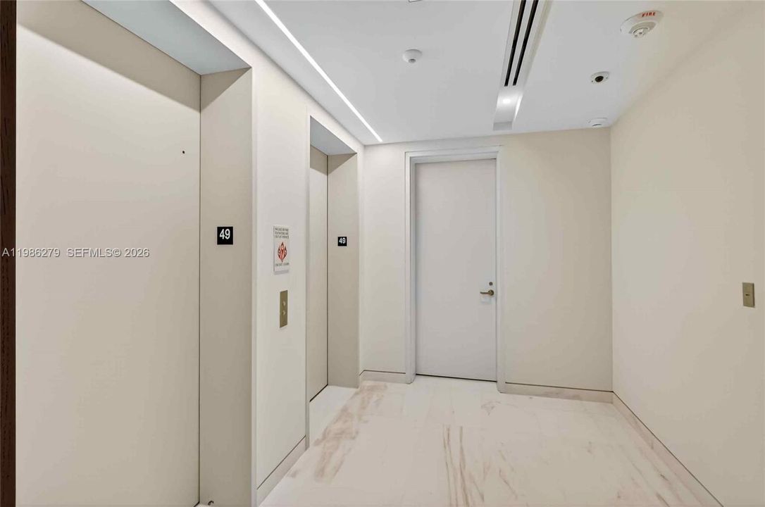 На продажу: $6,500,000 (4 спален, 5 ванн, 3375 Квадратных фут)