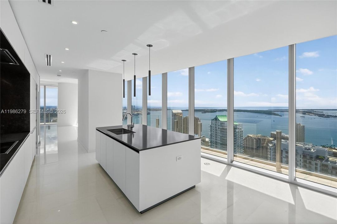 На продажу: $6,500,000 (4 спален, 5 ванн, 3375 Квадратных фут)