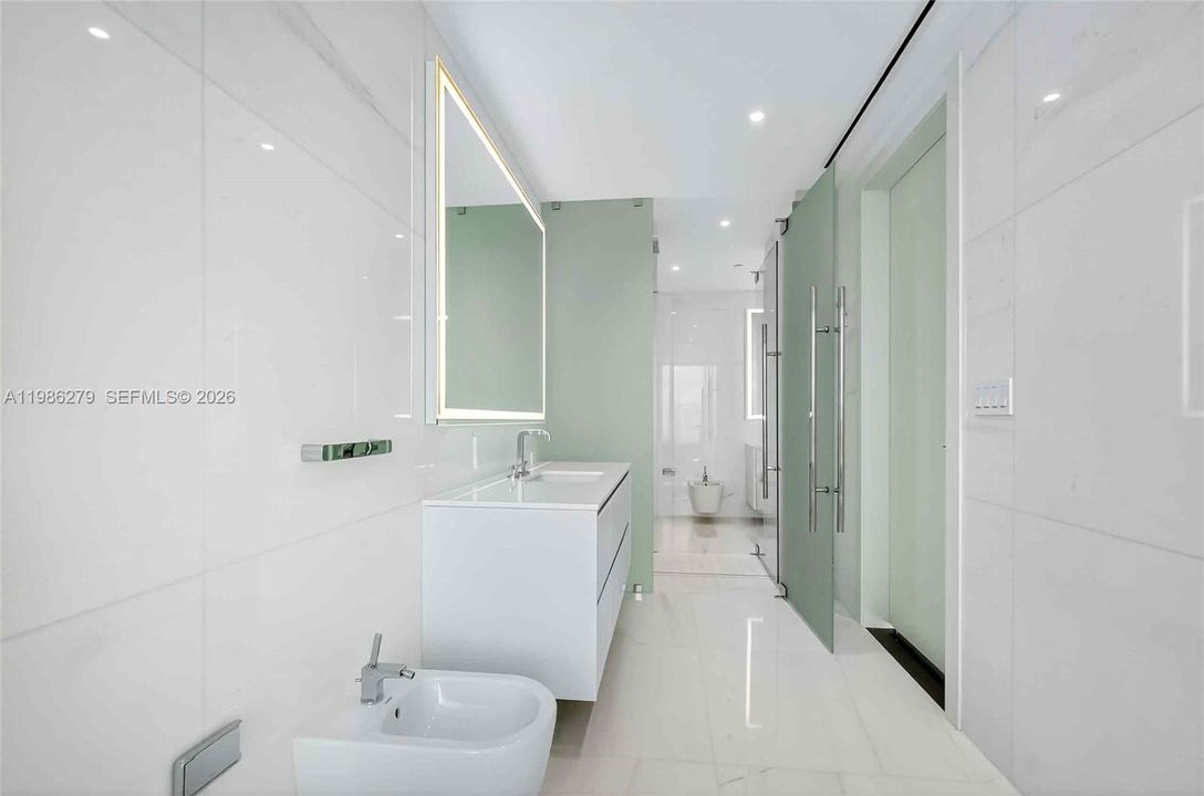 На продажу: $6,500,000 (4 спален, 5 ванн, 3375 Квадратных фут)