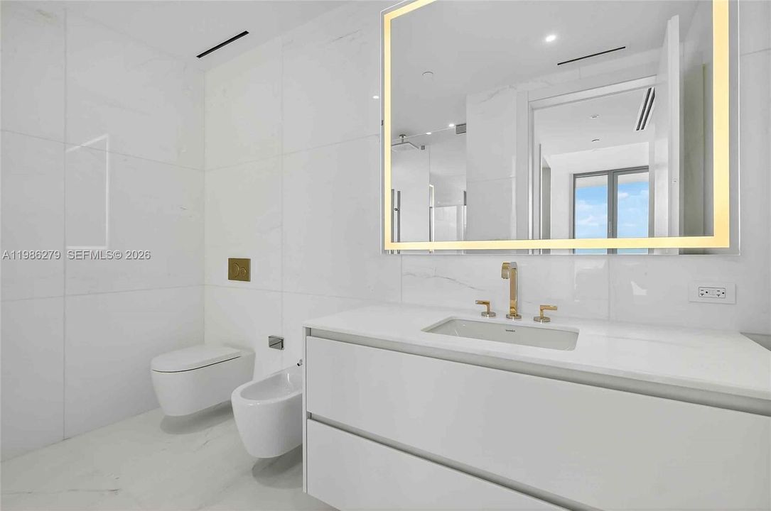 На продажу: $6,500,000 (4 спален, 5 ванн, 3375 Квадратных фут)