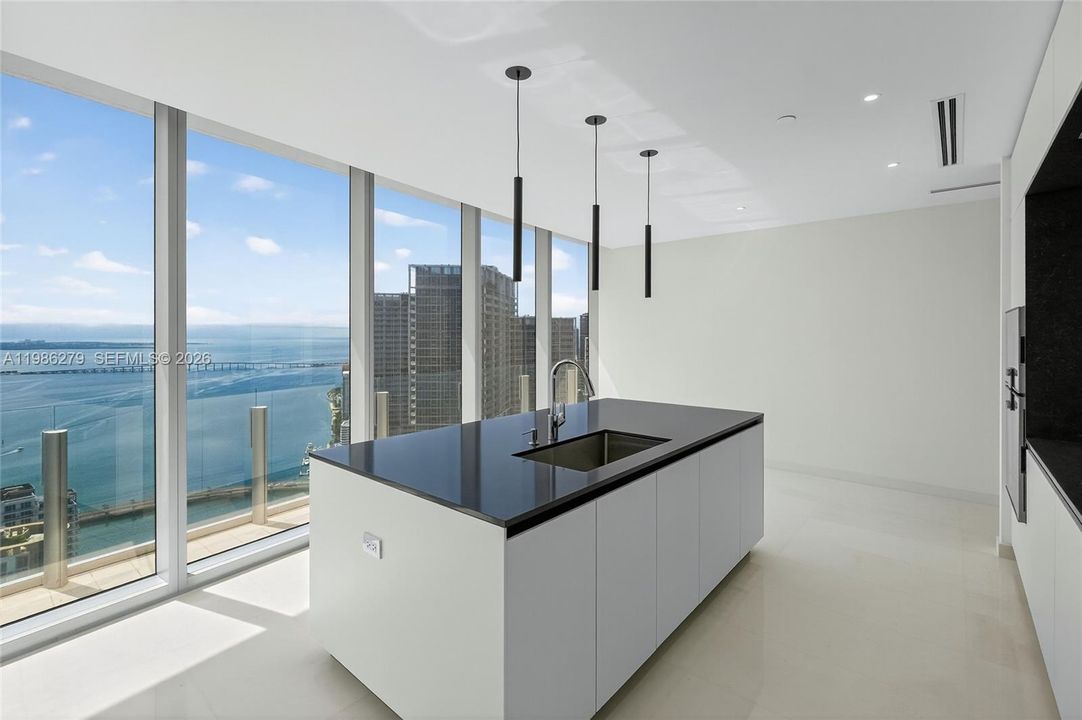 На продажу: $6,500,000 (4 спален, 5 ванн, 3375 Квадратных фут)