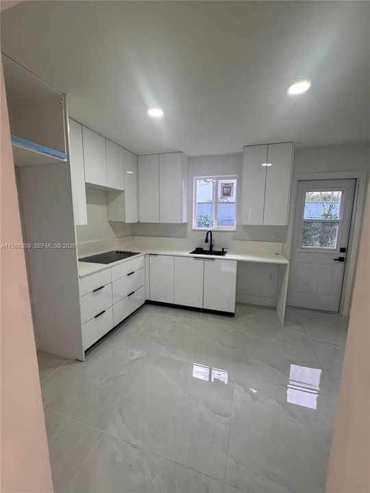 Recently Sold: $419,900 (3 beds, 2 baths, 1074 Square Feet)