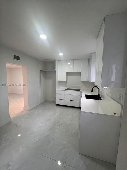 Recently Sold: $419,900 (3 beds, 2 baths, 1074 Square Feet)