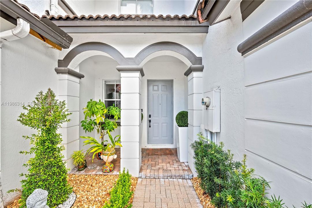 For Sale: $688,000 (3 beds, 2 baths, 1520 Square Feet)