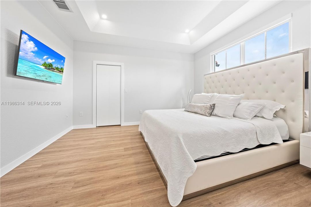 For Sale: $688,000 (3 beds, 2 baths, 1520 Square Feet)