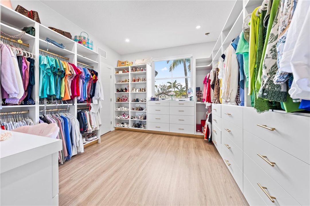 For Sale: $688,000 (3 beds, 2 baths, 1520 Square Feet)