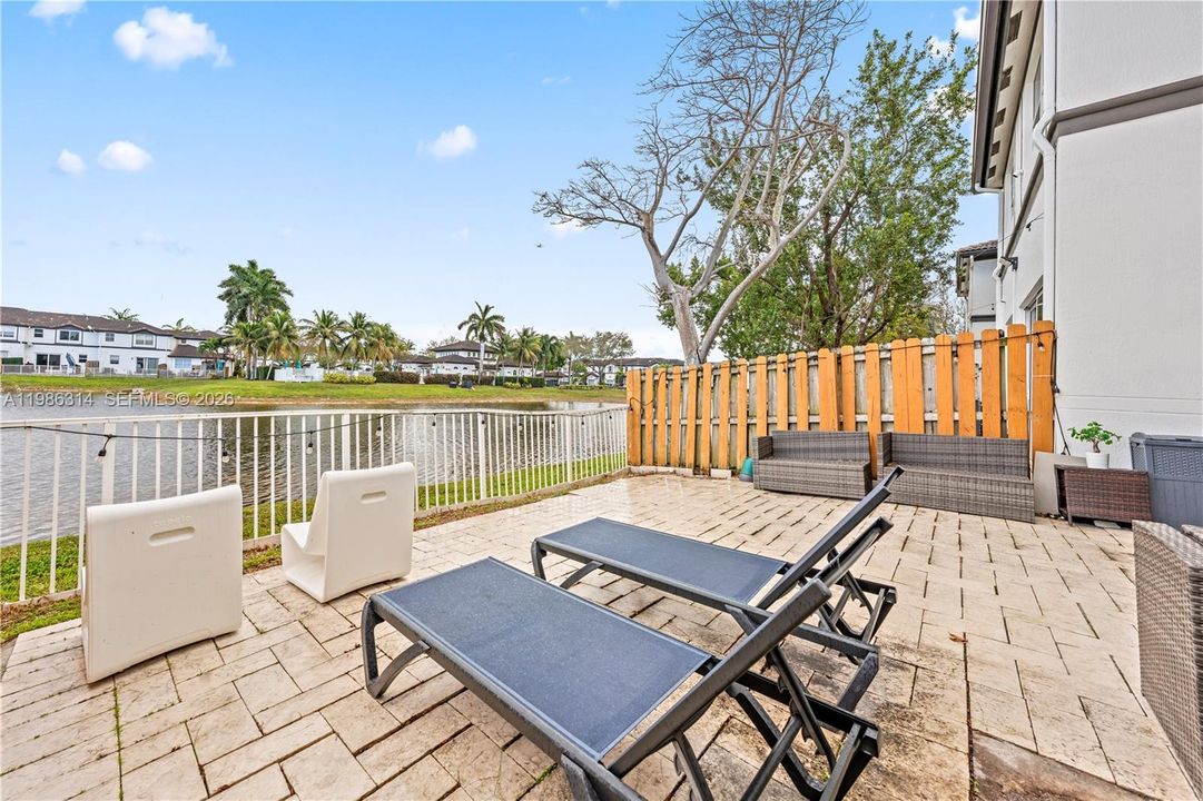 For Sale: $688,000 (3 beds, 2 baths, 1520 Square Feet)