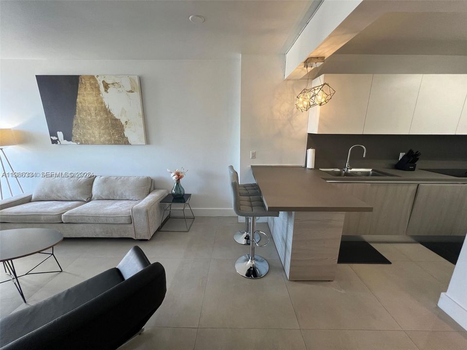 For Sale: $480,000 (0 beds, 1 baths, 525 Square Feet)