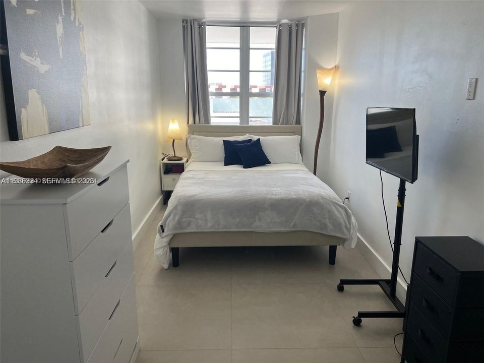 For Sale: $480,000 (0 beds, 1 baths, 525 Square Feet)