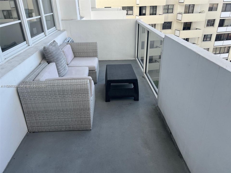 For Sale: $480,000 (0 beds, 1 baths, 525 Square Feet)