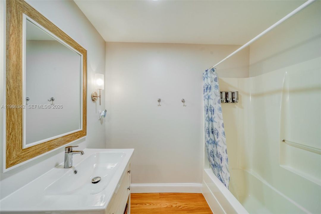 En Venta: $380,000 (3 camas, 2 baños, 1422 Pies cuadrados)