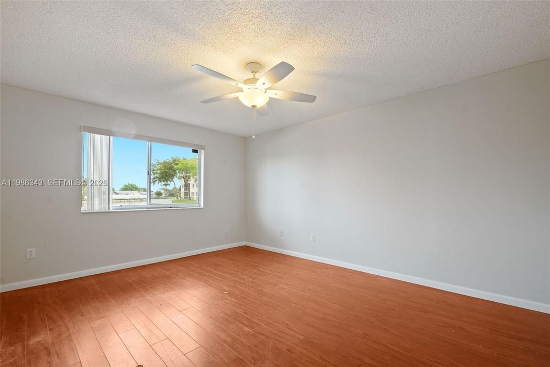 Activo con contrato: $174,900 (2 camas, 2 baños, 1215 Pies cuadrados)