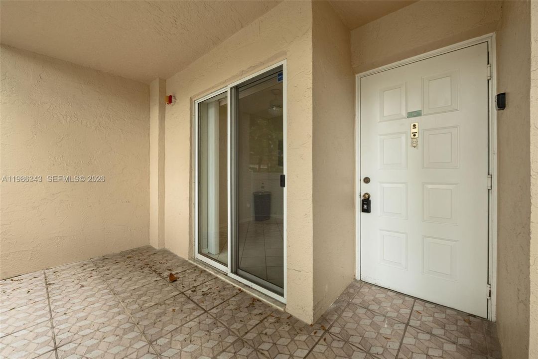 Activo con contrato: $174,900 (2 camas, 2 baños, 1215 Pies cuadrados)